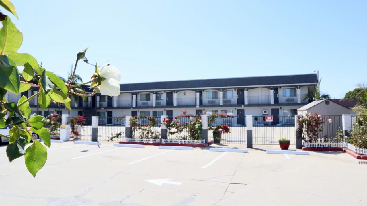 Value Inn ベルフラワー エクステリア 写真