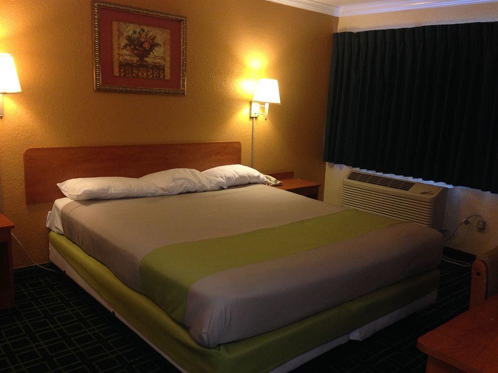 Value Inn ベルフラワー エクステリア 写真