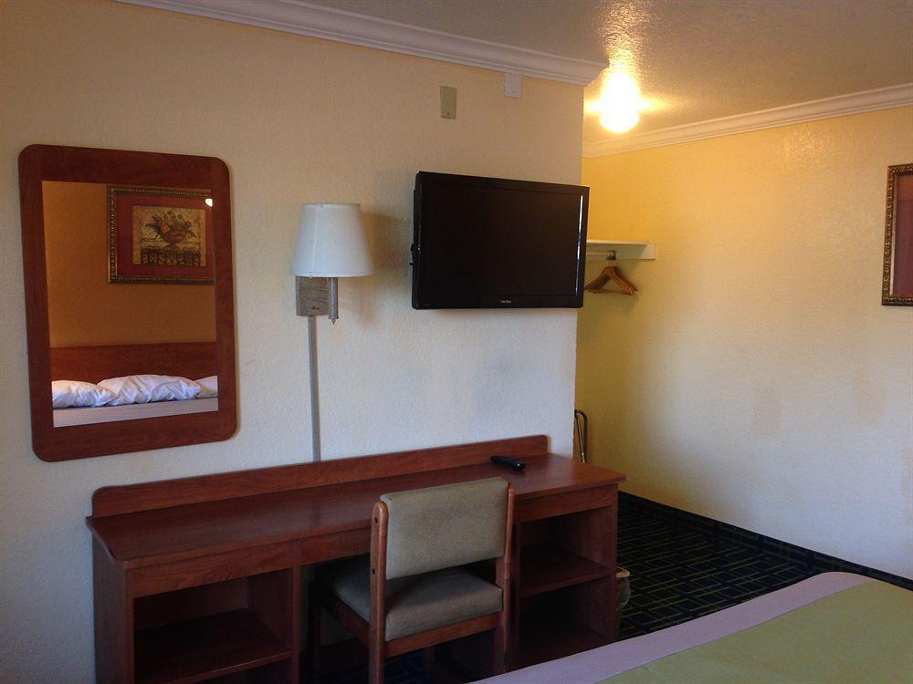 Value Inn ベルフラワー エクステリア 写真