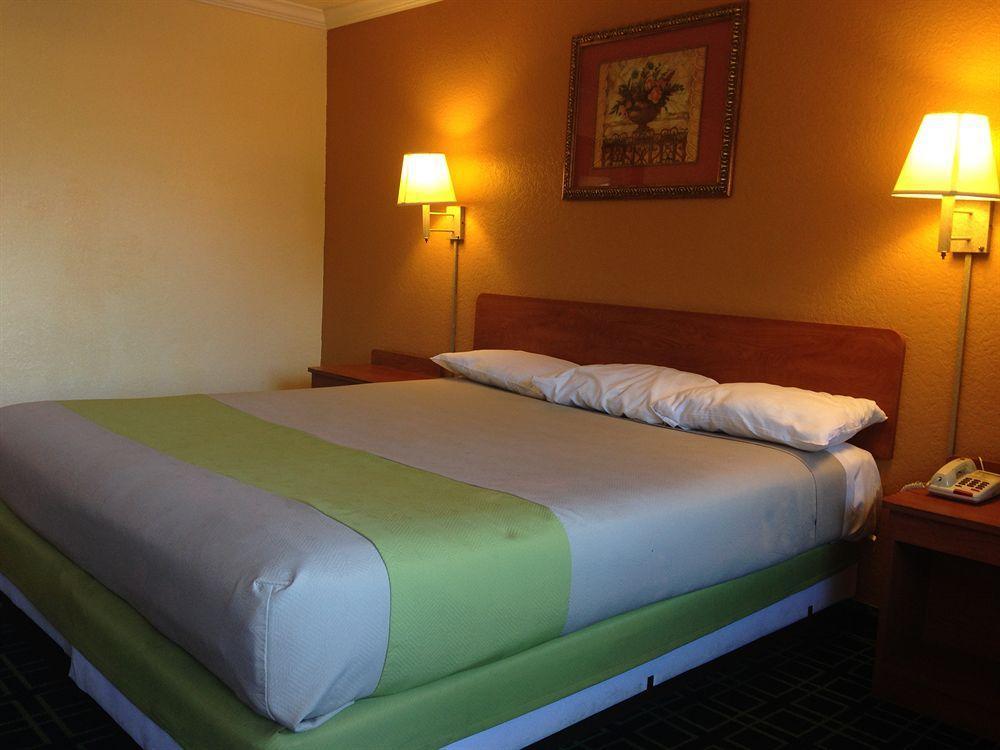 Value Inn ベルフラワー エクステリア 写真