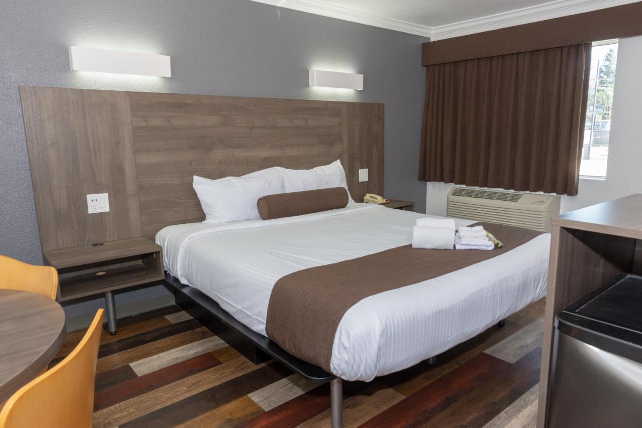 Value Inn ベルフラワー エクステリア 写真