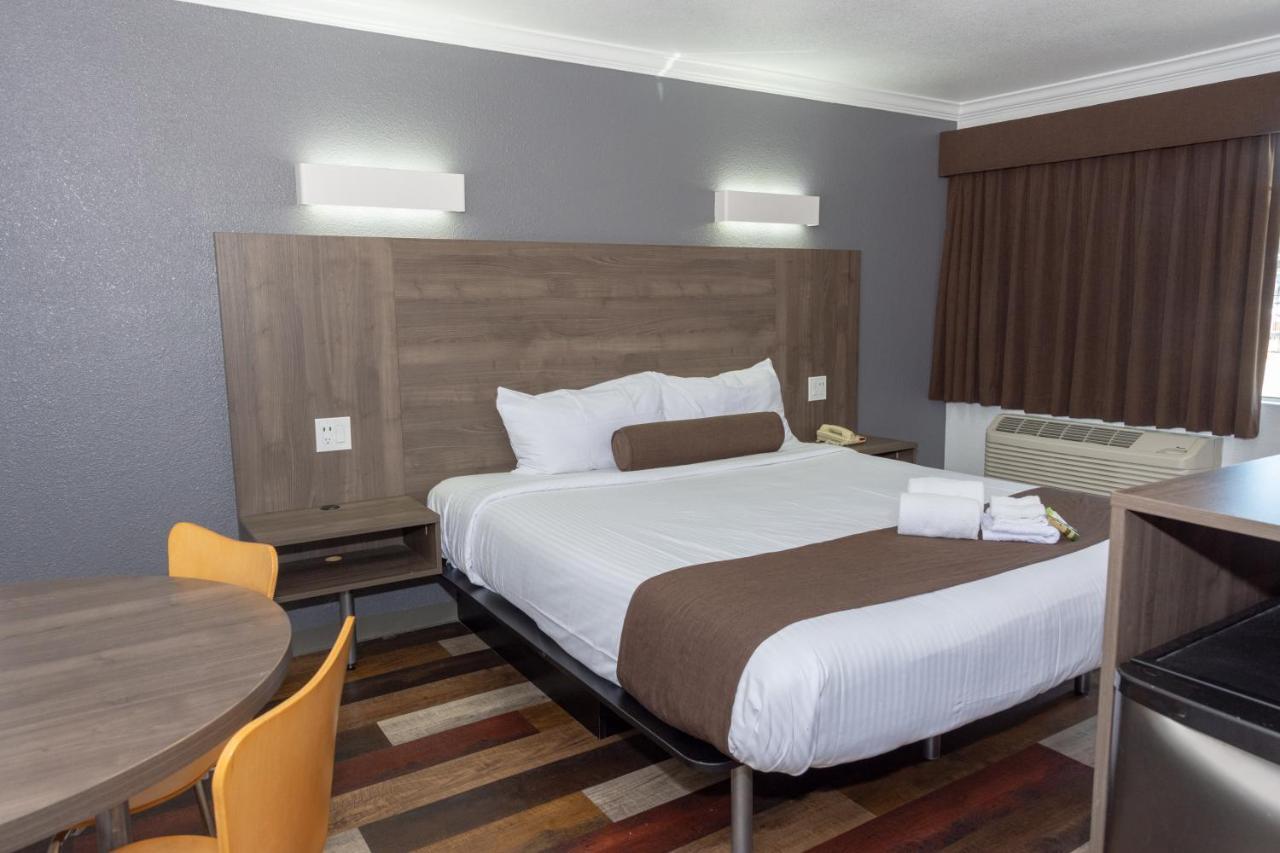 Value Inn ベルフラワー エクステリア 写真